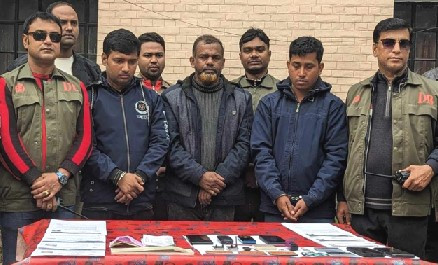 প্রাথমিক শিক্ষক নিয়োগ পরীক্ষা : জালিয়াতি চক্রের ৩জন গ্রেফতার